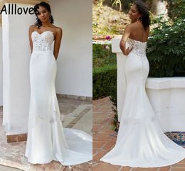 Black Girls Mermaid Wedding Gowns With Sweep Train Simple Satin Sweetheart Sexy Bridal Gowns Boho Garden Beach Lace Appliqued Open Back Robes de Mariee CL0608
