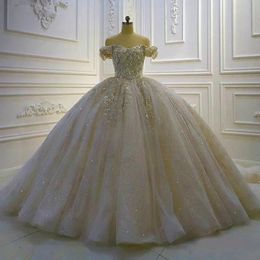 2022 Lindos vestidos de noiva vestidos de baile 3d lantejoulas florais de trem de varredura de miçangas de mato de mato de mato de mato de mato C0623W05