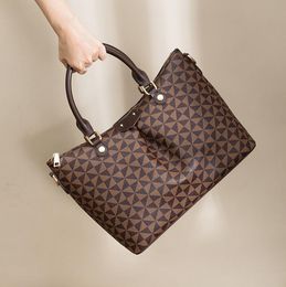 Borse a tracolla in pelle da donna all'ingrosso La famosa borsa classica stampata di quest'anno, borsa tote a quadri di grande capacità, eleganti borse in pelle a contrasto 247