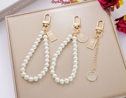 Vintage Metal Pearl Keychains Bulk Price Small Gift Letters Pendants Car Keyrings Backpacks Keychain Jewelry Pendants