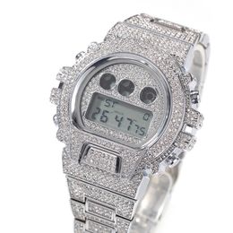 Lüks Full Diamond Watch Gold Watches Designer Erkekler Yüksek Kaliteli Moda Elektronik Dijital Kol saatleri İzleyin