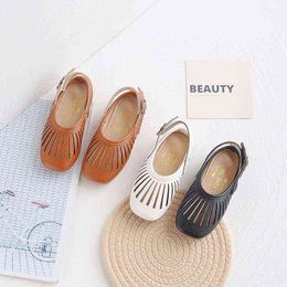 Kids Cut-outs Sandals Summer Girls Shoes Children Baby Wide Pu Hook Loop Comfortable Rubber Beach Sandals Toddler Kids Shoe G220418