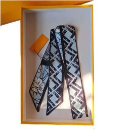 뜨거운 디자이너 디자인 여자의 스카프, 패션 편지 핸드백 스카프, 넥타이, 헤어 번들, 100 % 실크 재료 랩