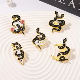 Creative Trendy Cartoon Black Snake Tarot Oil Drop Lapel Brooch Badge Pin Denim Bag Gift Men Women Fashion Jewellery Decoration GC1476