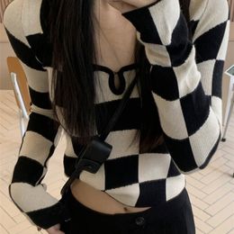 Tonngirls Knitted T Shirt Women Long Sleeve Checkerboard Plaid Square Collar Ladies Tops Korean Slim Skinny Cropped Tees 220408