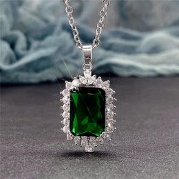 Chains Fashion Rectangle Cut Emerald Green Cubic Zirconia Stone Pendant Necklace For Women Clavicle Chain Jewellery Banquet Party GiftChains