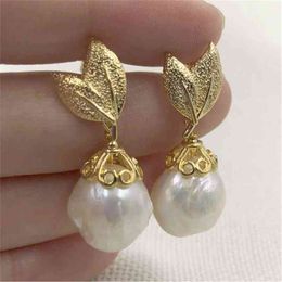 Charming 13-17mm south sea white baroque pearl earring 14k aurora