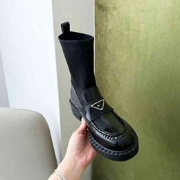 brand P family elastic socks 2022 autumn and winter new round head thick heel triangle leofo shoes leather thin short boots women 231215