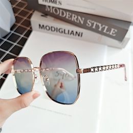 metal frame interlocking mirror legs decorative Polarising glasses plain face street photography Personalised male and female lovers