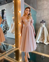 2022 Rosa Meerjungfrau Prom Dresses Lange Schwarze Mädchen Gold Spitze Applique Sweep Zug Formale Party Abendkleider Sweet 16 Kleider