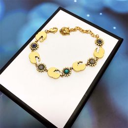 Luxury Emerald Designer Bracelet Womens Chain Bracelets Gold Letter Bracelet High Quality Social Couple Jewelry Gift