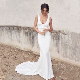 Wedding Dress Bridal Gown 2022 Spaghetti Straps V-Neck Open Back Elegant Mermaid Sleeveless Sweep Train Soft Satin Ruched Vestidos De Noiva