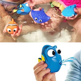 Lovely Baby Bath Toys Water Spraying Squeeze Sounding Debbling Toys Kids Float Water Tub Rubber Bathroom Play Animals 220531