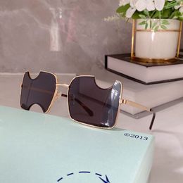 Kleine rechteckige Kerbe-Sonnenbrille für Damen, Einkaufen, Designer-Sonnenbrille mit schwarzem Metallrahmen, Herren-Sonnenbrille, 2022, offizielle OW40028U-Marke, Schattierungen von Bügeln mit Pfeil, quadratische UV-Brille