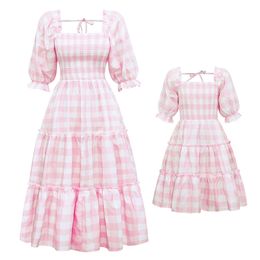 Spring Summe Mother Daughter Matching Dresses Pink Grid Family Look Mommy and Me Clothes Outfits Mom Mum Baby Women Girls Dress 220531