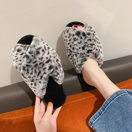 Warm Fluffy Fur Slippers Women Plush Winter Autumn Shoes Comfy Faux Fur Cross Indoor Home Furry Slides Flat Non-Slip Flip Flops G220816