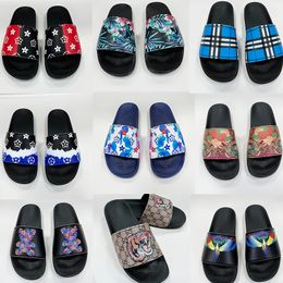New Fashion Luxury Slides slippers designer shoes Flower print Slide Summer Wide Flat Leather Rubber Flats Sandals outdoor men women Sneaker