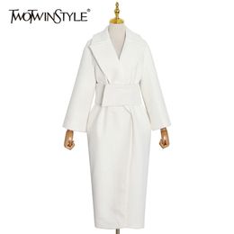 Twotwinstyle Элегантное твидовое пальто для женщин отволовая лацка с длинным рукавом с высоким содержанием пояса темперамента поясна