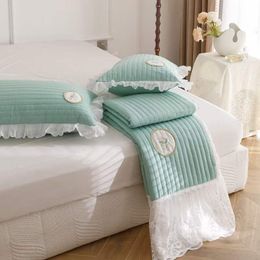 100 COTTON Top Quailty Lace Gilrs Green Bedding Sets Beautiful & sets Hot selling quilted thick throw 3pcs sheet and pillowcases