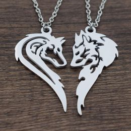 Chains 1pcs Two Wolves Necklace Making A Heart His And Her Wolf Pendants For CouplesChains