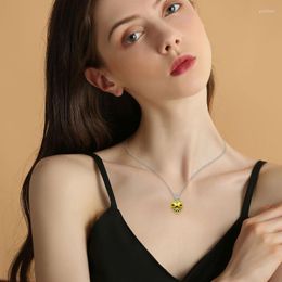 Chains Exquisite Heart Shaped Necklace Accessories Silver Inlaid Creative Simple Love Vintage Elegant Collarbone Chain PendantChains Godl22