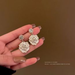 Stud Silver Needle Simple Camellia Flower Earrings Korea East Gate Retro Women's Fashion Temperament Pearl Ear AccessorStud