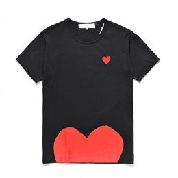 Designer-T-Shirts Comm Des Garcons Herren-Sport-Trainingsanzüge Play Pullover Baumwolle Atmungsaktive T-Shirts mit Herzliebhabern Kurzarm Plus Size Damenbekleidung