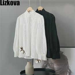 2020 Spring Korean Blouse Women White Lace Turtleneck Lantern Sleeve Shirt Hollow Out Vinatge Elegant Ladies Tops T200321