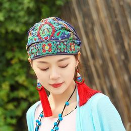 Berets Women Mexican Style Ethnic Vintage Embroidery Flowers Travel Bandanas Red Print Hat Winter Leisure Boho Hats For 5 ColorsBerets