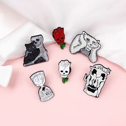 Punk Style Brooches Pin for Women Kids Time of Stand Clock Skll Flower Fahsion Jewelry Shirt Coat Dress Denim Bag Decor Enamel Pin