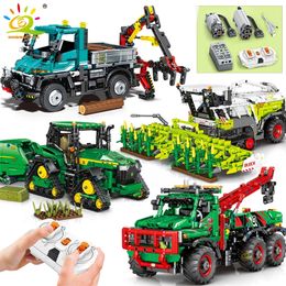 HUIQIBAO RC Engineering Farm Truck High Tech Car Building Block Electric Remote Control Model Bricks Set City Children Kids Toys 220715