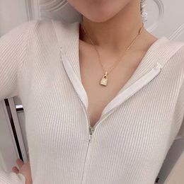 Luxurys Designers fashion women's charm Jewellery luxurys necklaces small lock temperament clavicle chain gift for girlfriend top quality neck chains nice