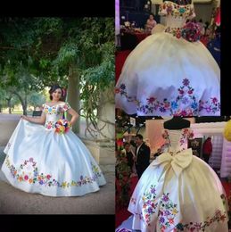 NEW White Satin Embroidered Quinceanera Dresses Mexican Theme Vestidos De Novia Off The Shoulder Bow Corset Back Sweet 15 Dress Prom Ball Gowns