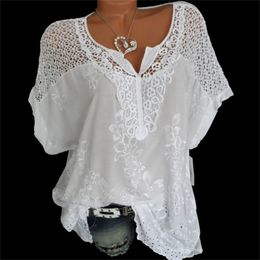Летние с коротким рукавом женские блузки и топы свободные белые кружева лоскутная рубашка 5XL 6XL женские топы рубашки повседневная одежда 220407