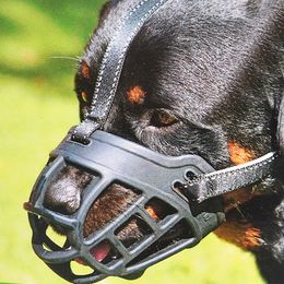 Environmental protection and health Dog Muzzle Breathable Silicone Soft Comfortable Dog Muzzle Basket for Biting Barking Chewing 201102