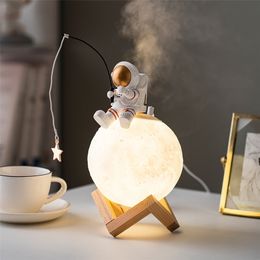 Nordic Astronaut Figurine Miniature Night Light Humidifier Home Living Room Decoration Desk Accessories Bedroom Ornaments Gift 220406