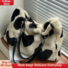 Evening Bags Winter Plush Tote Bag Faux Fur Flower Heart Shoulder Women Designer Luxury Big Handbags For 2022 ChainEvening