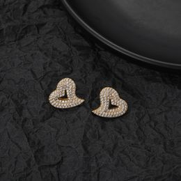 New Fashion European and American Hip Hop Love Earrings Retro Irregular Zircon Hollow Heart-shaped Earrings Ins High-end Earrings for Women and Men Party Gifts