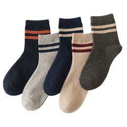 Men's Socks Trend Men's Mid-tube Draw Strip Parallel Bars Cotton Leisure Sports Fashion Manufacturers Wholesale CottonMen's