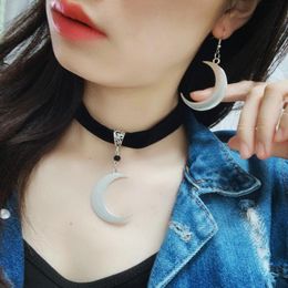 Pendant Necklaces VamGoth1573 Gothic Velvet Chocker Collar Necklace For Women Vingate Cresecent Silver Color Occult Dark JewelryPendant