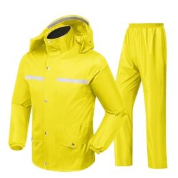 Fashion Sports Yellow Raincoat Man Waterproof Raincoat Suit Motorcycle Rain Jacket Poncho MXXL Rain Coat Rain Universal 60yy155 201202