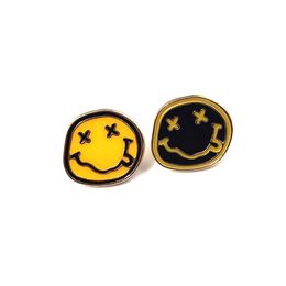 Esmalte metal smiley face broche Pon para mujeres negros amarillo lindo sonreír a los hombres broche broche accesorios de joyería regalos