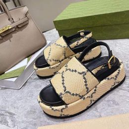 2023 Cinghie piatte Cinghie Sandali con plateau da uomo Pantofola in tessuto effetto affia Moda donna Pantofole casual estive Scarpe da spiaggia estive con scatola NO380