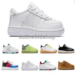 Triple White 6C-3Y Forc1 Toddlers TD Scarpe Ragazzi Go The Extra Smile Scarpe per bambini Hare Skate Sneakers 1 50th Anniversary QS light Space Jam Volt Sport all'aria aperta