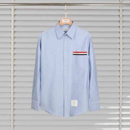 TB Oxford Shirt maschile maniche lunghe di moda snello adatto rosso contrasto blu nastro classico classico