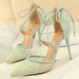 2021 Летние дизайнерские женские свадебные сандалии на очень высоком каблуке 10 см, сетчатые зеленые туфли на каблуке, кружевные сандалии для выпускного вечера с галстуком-крестом, женская обувь G220425