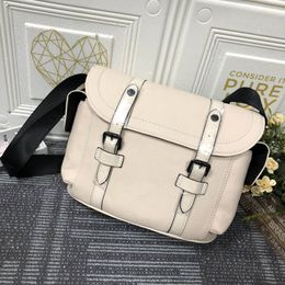 Women Luxurys designer bags 2022 Fashion Comfortable Ladies Shoulder Bag Messenger Bag Handbag Backpack M58476
