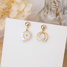 Dangle & Chandelier Korean Metal Geometric Asymmetrical Pearl Earrings 2022 Style Small Daisy Fashion Women's Party Gifts