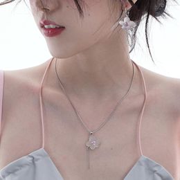 Pendant Necklaces Kimitoshi Sweet And Cool Girl Stitching Chain Pink Diamond Cloud Necklace Niche Original Design Collarbone FashionPendant