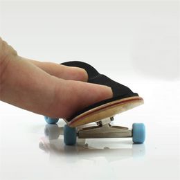 1 Set Wood Professional Fingerboard Toys Mini Skateboard PU Non slip Frosted Mat Maple Toy for Children 220608